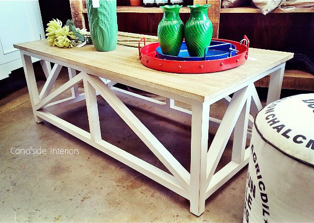 South Hamptons Small Coffee Table