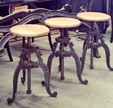 Valor Adjustable Industrial Stool with Crank