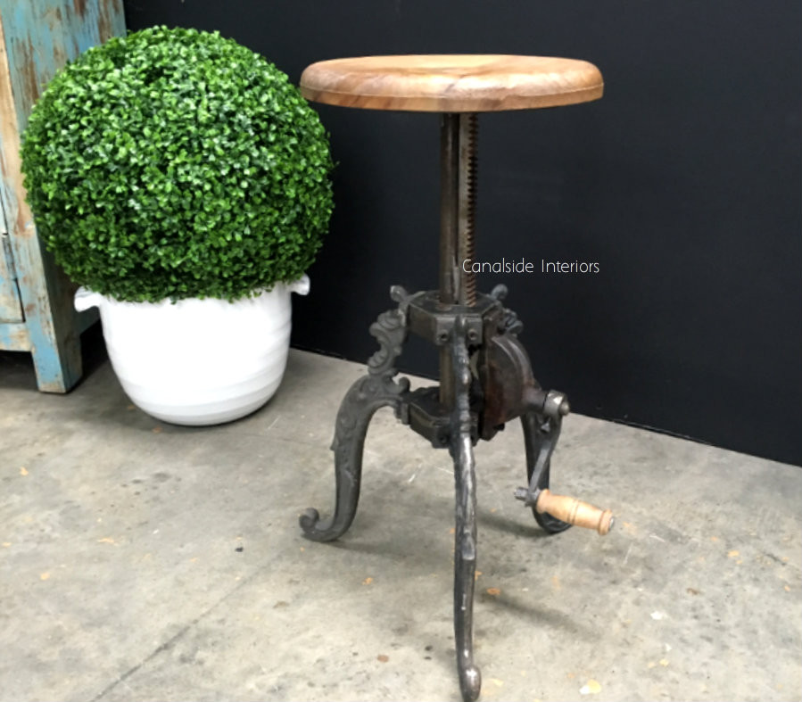 Valor Adjustable Industrial Stool with Crank