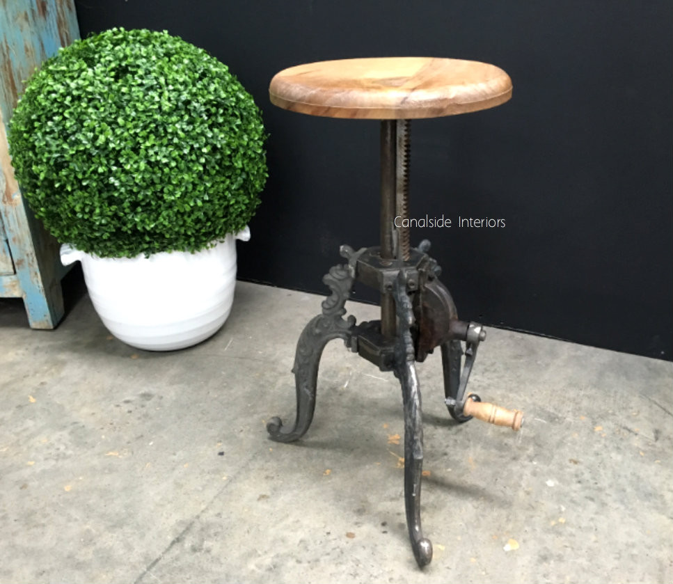 Valor Adjustable Industrial Stool with Crank