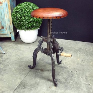 Valor Adjustable Industrial Stool with Crank