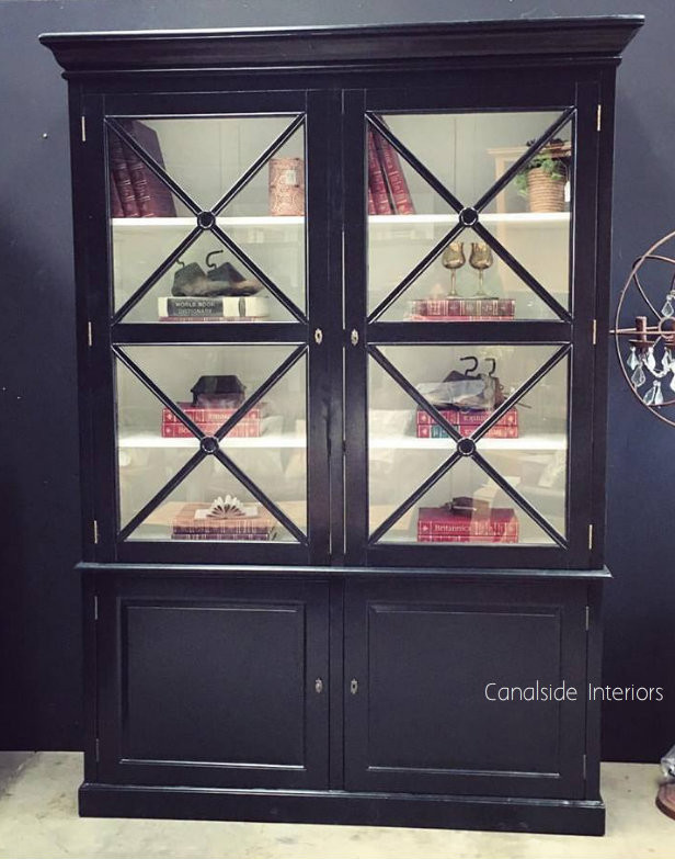 South Hamptons Wall Unit