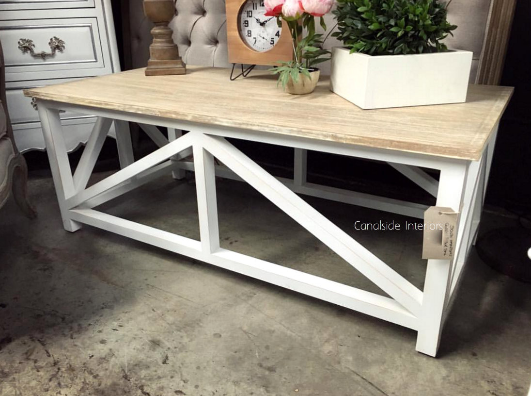 South Hamptons Small Coffee Table
