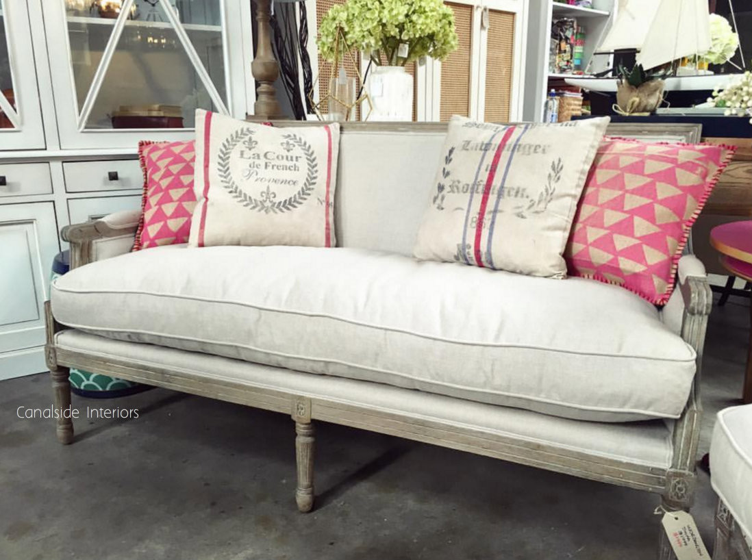 Cushion - La Cour De French