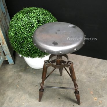 Piston Adjustable Low Stool