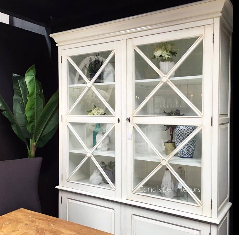 South Hamptons Wall Unit