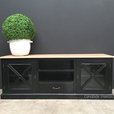 South Hamptons TV Unit