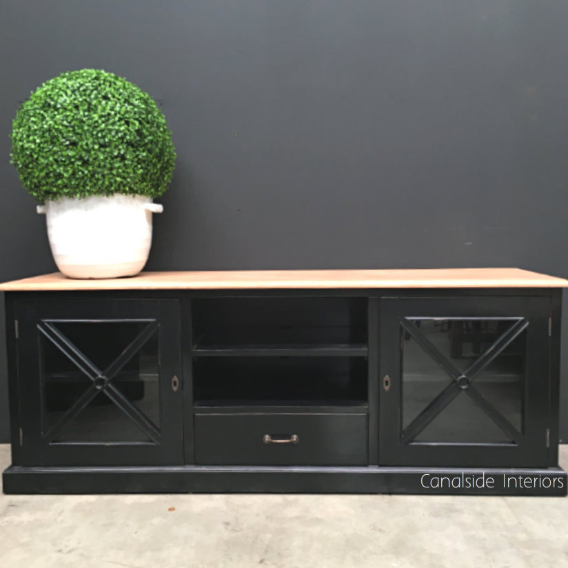 South Hamptons TV Unit