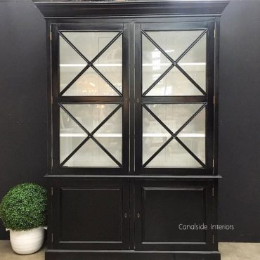 South Hamptons Wall Unit