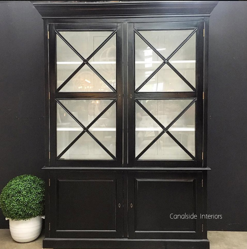 South Hamptons Wall Unit