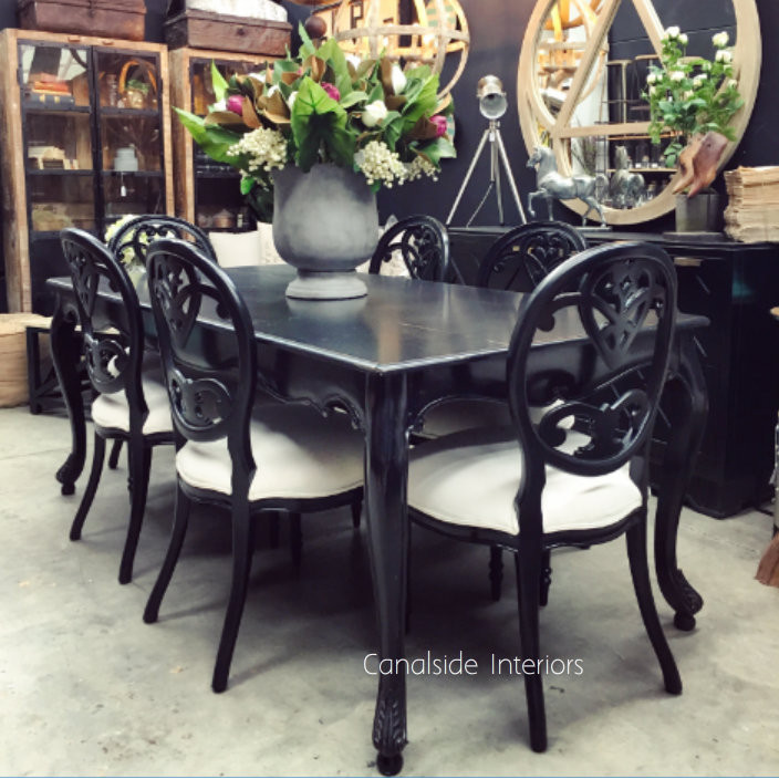 Laurent Dining Table