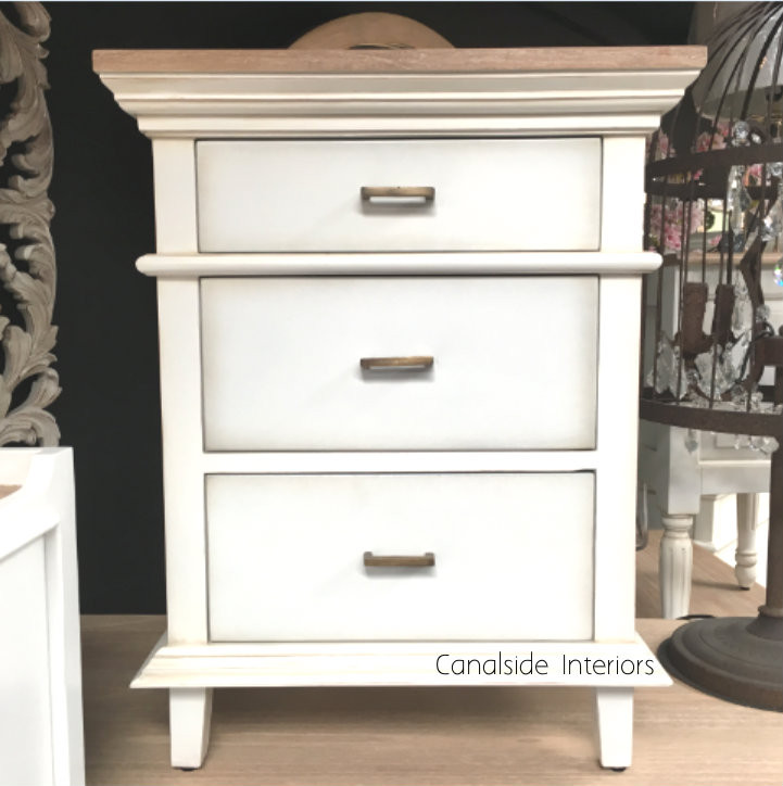 Berry II Court Bedside