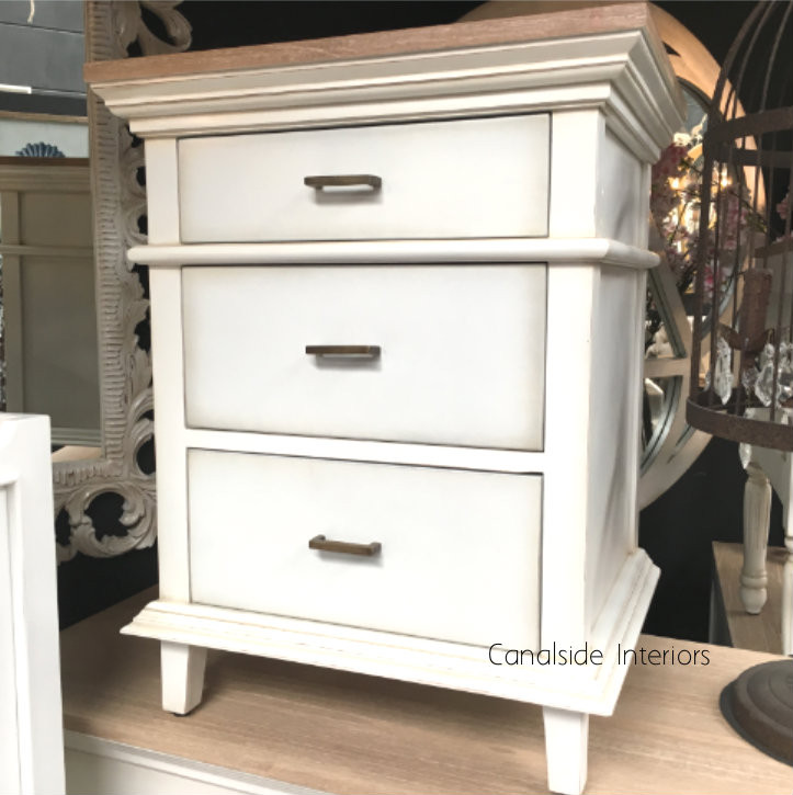 Berry II Court Bedside