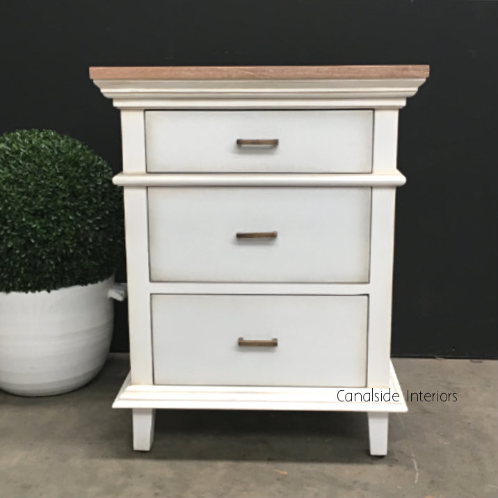 Berry II Court Bedside