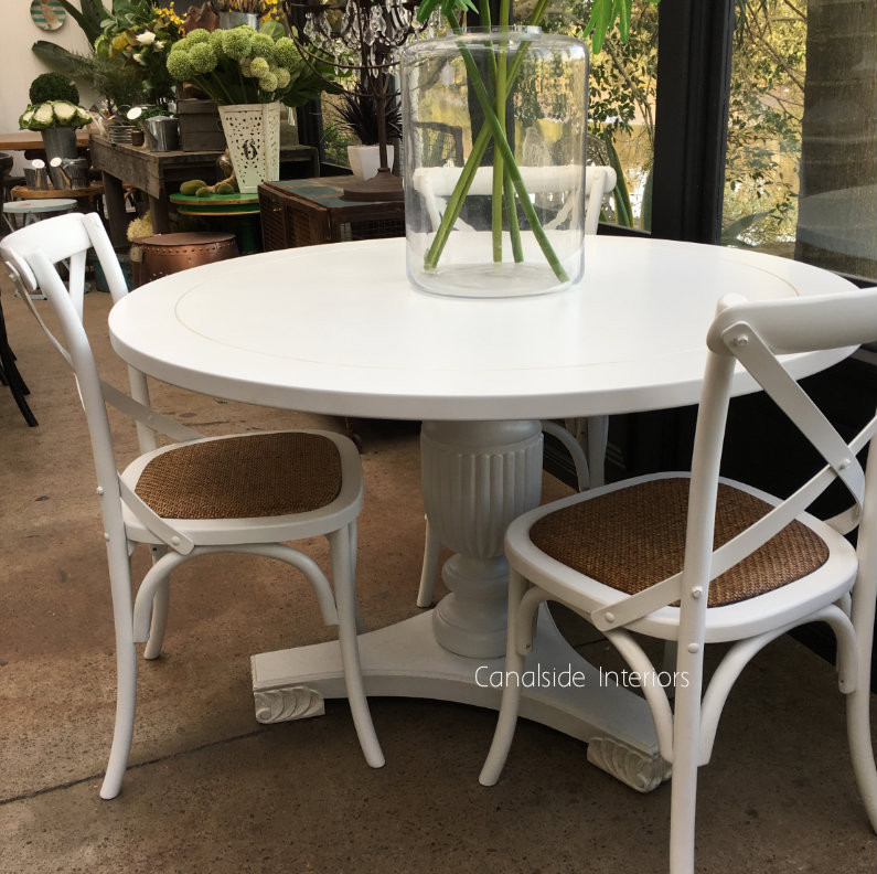 Toulon II Round Dining Table