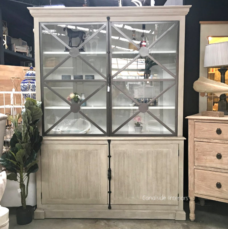 Pavilion Display Wall Unit