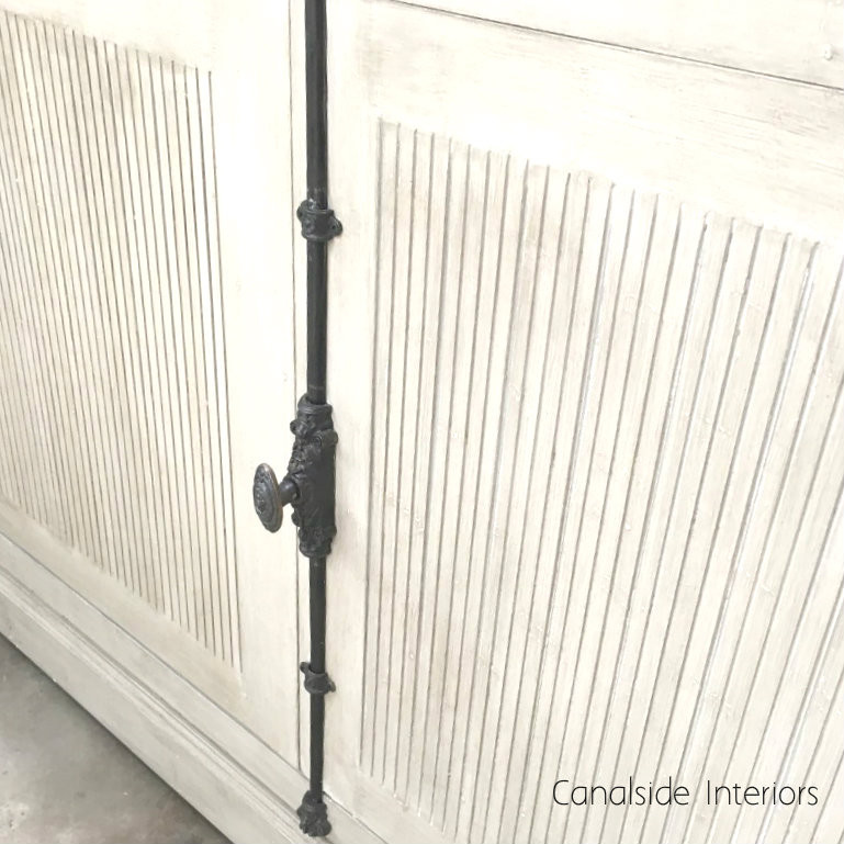 Pavilion Display Wall Unit