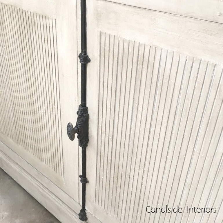 Pavilion Display Wall Unit