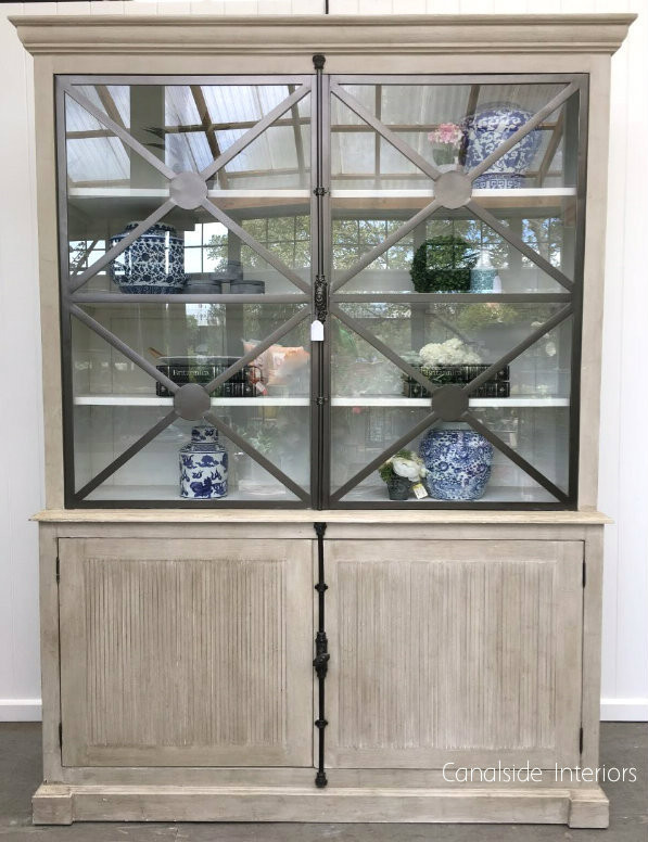 Pavilion Display Wall Unit