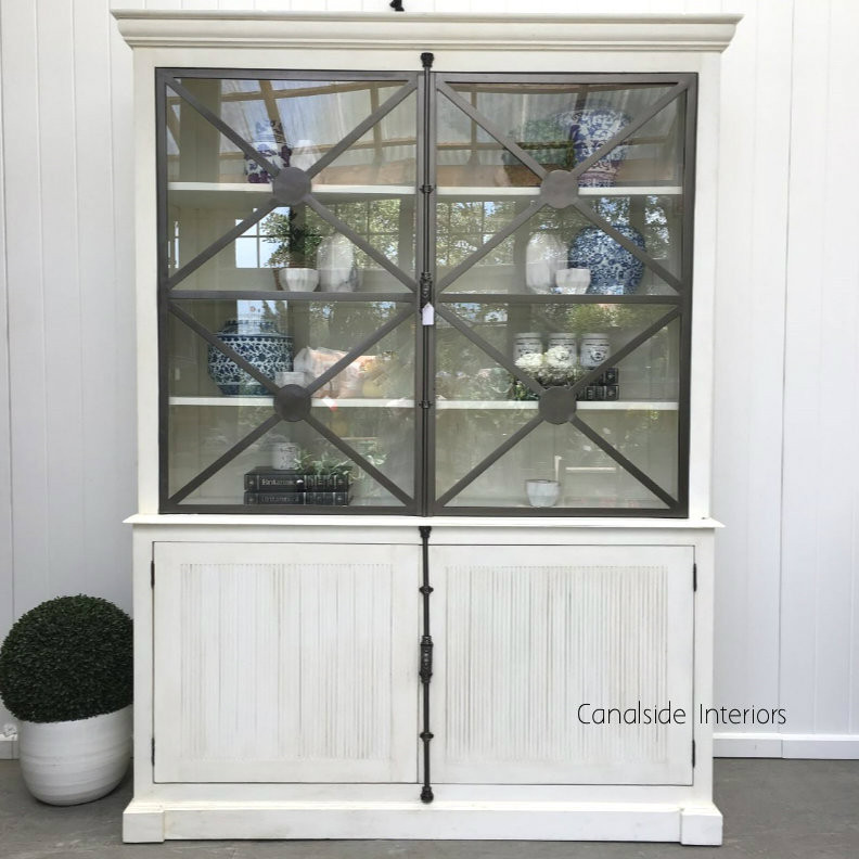 Pavilion Display Wall Unit