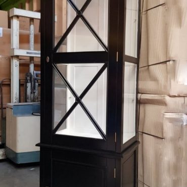 South Hamptons Display Unit