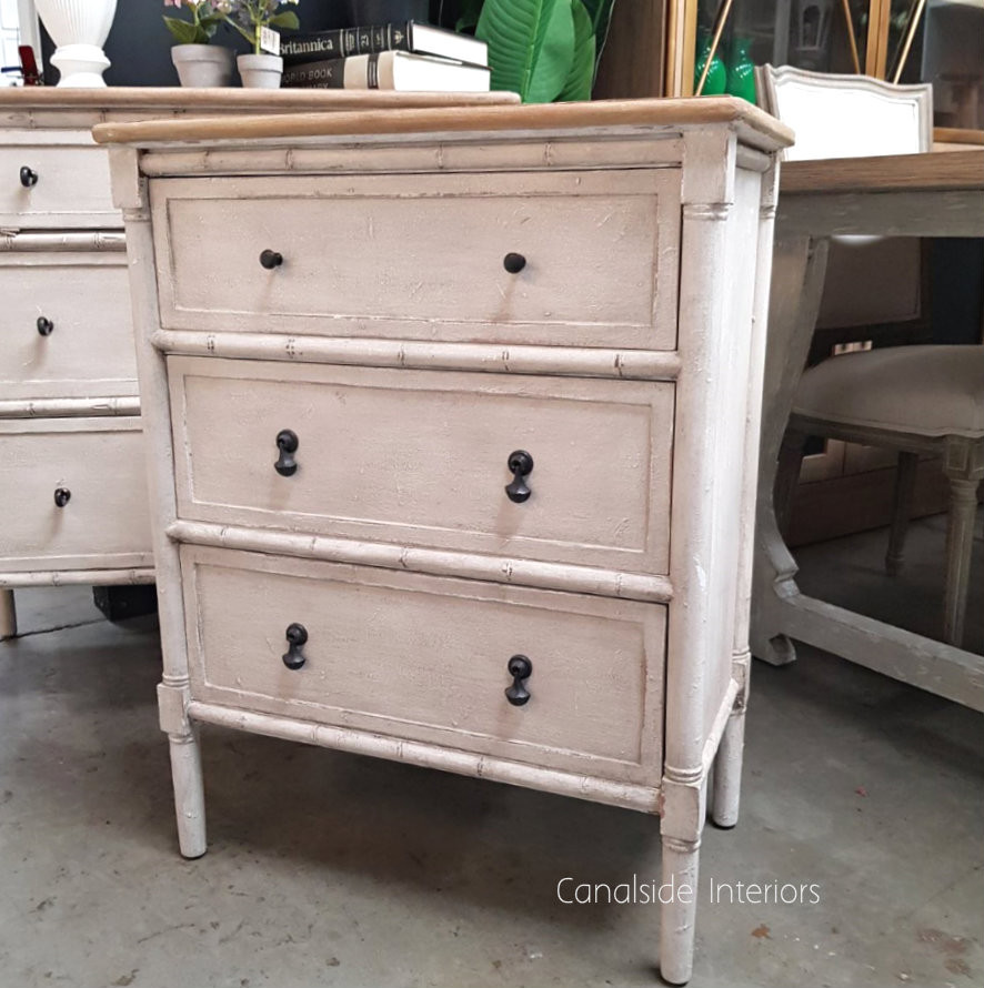 Palmer Plantation Bedside