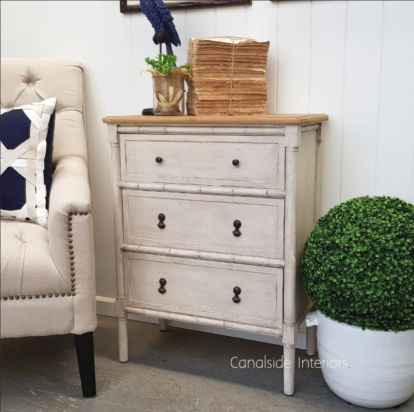 Palmer Plantation Bedside