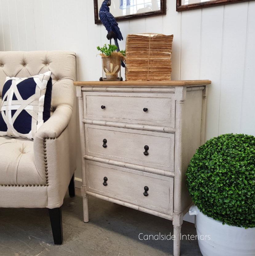 Palmer Plantation Bedside