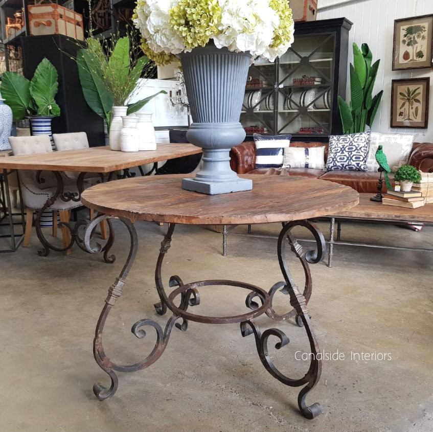 Santiago Round Table