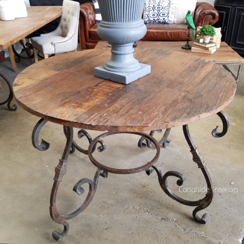 Santiago Round Table