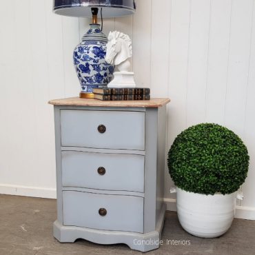 Mignon Bedside