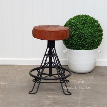 Torque Low Stool