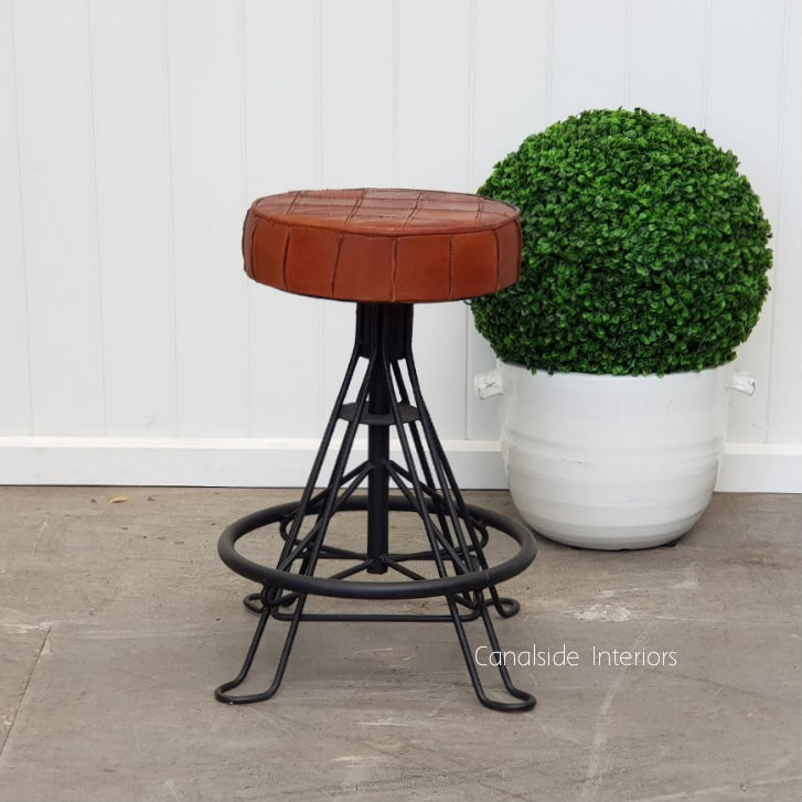 Torque Low Stool