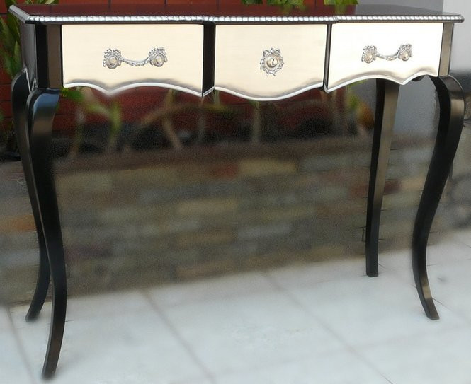 Chevet Console