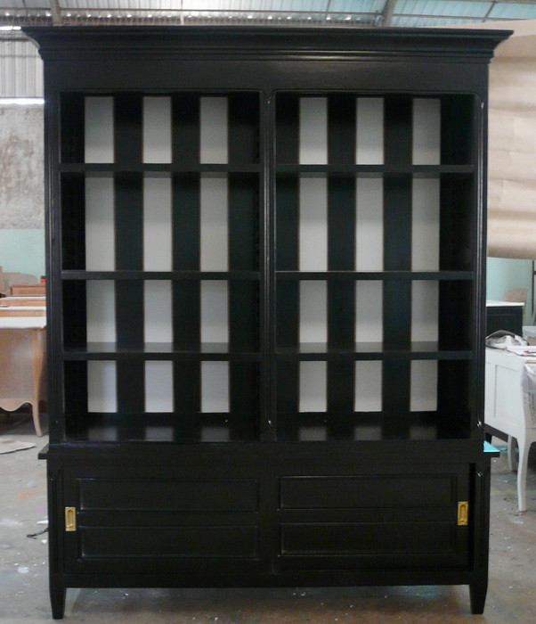 CMO_02_black_with_visible_back_having_black_and_white_stripes_shelves_black__29381__32619.1553740880.1280.1280