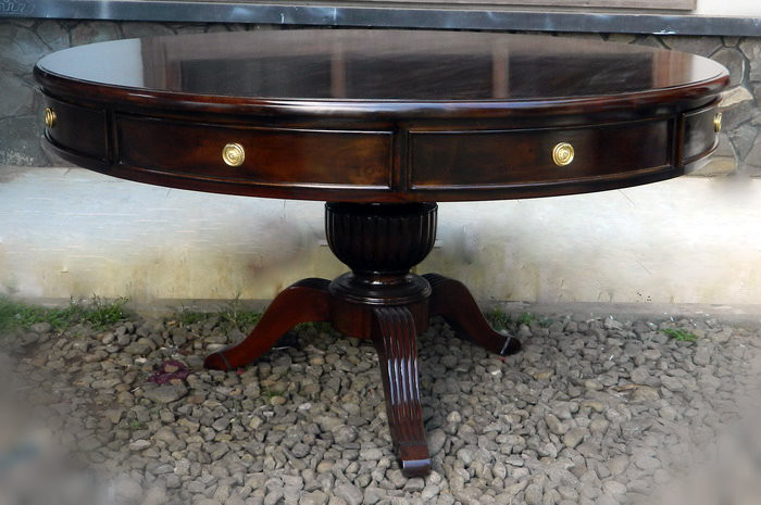 Cobble Hill Round Dining Table