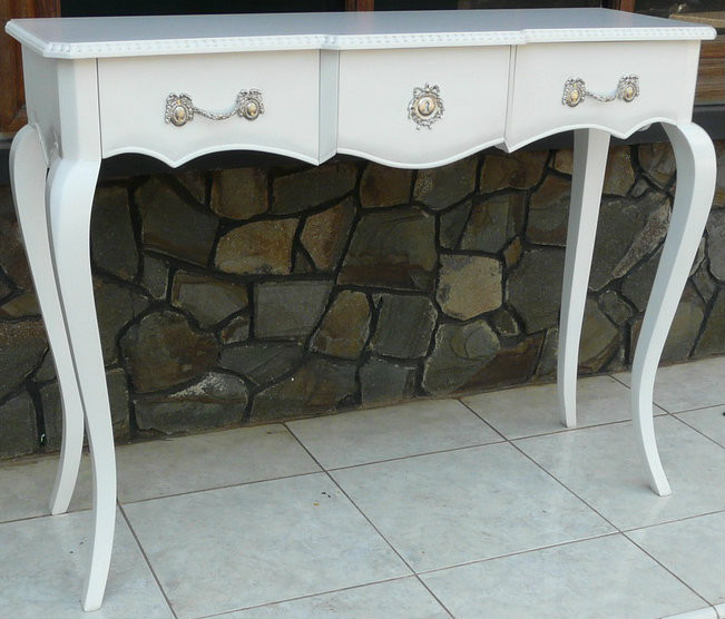 Chevet Console