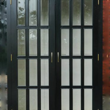 Hamptons Display Cabinet