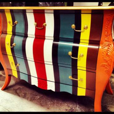 Couleur Bombe Commode