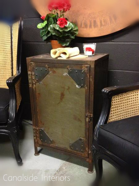 Foundry Industrial Side Table / Bedside