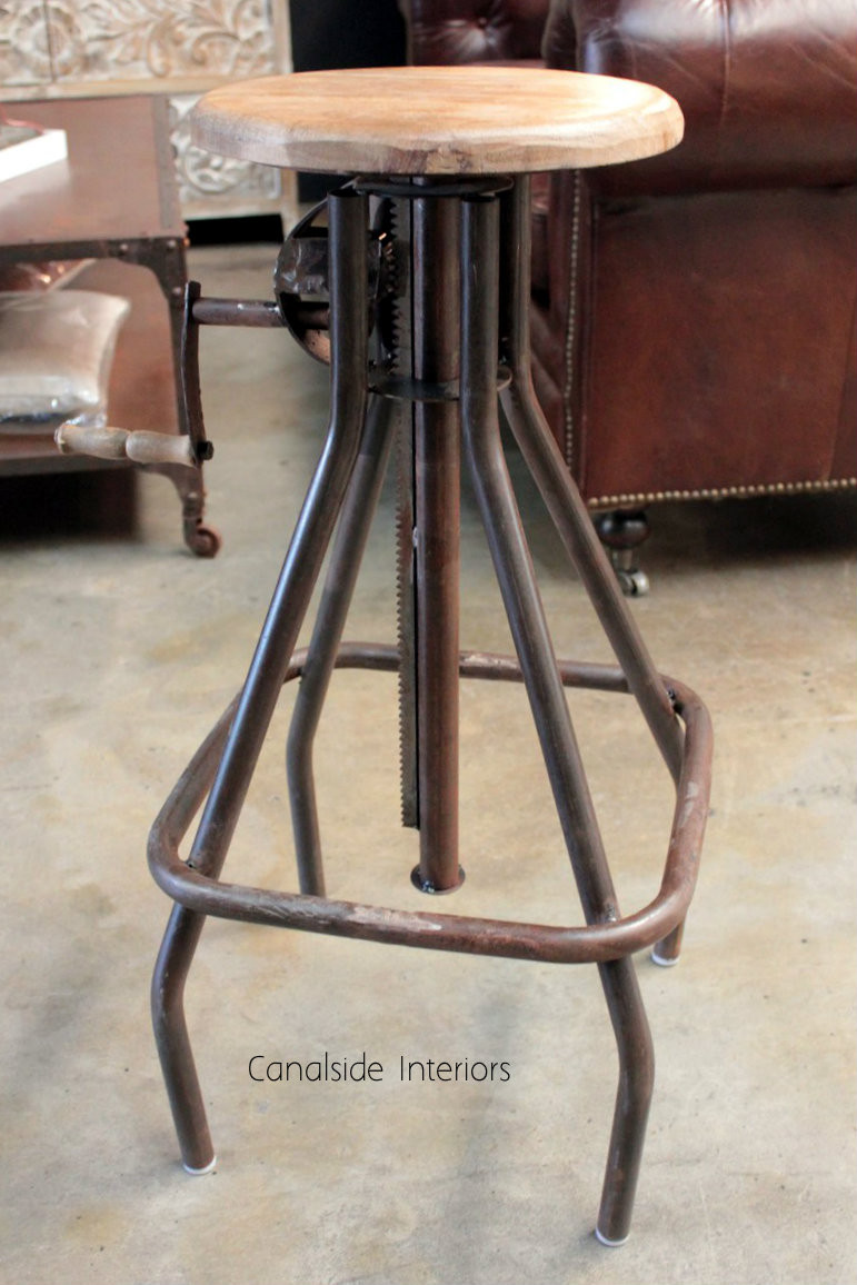 Cruz Adjustable Industrial Stool