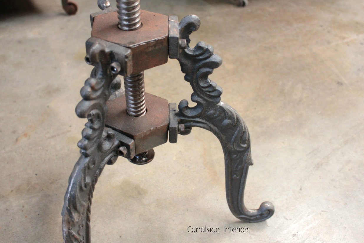 Valor Adjustable Industrial Stool with Crank