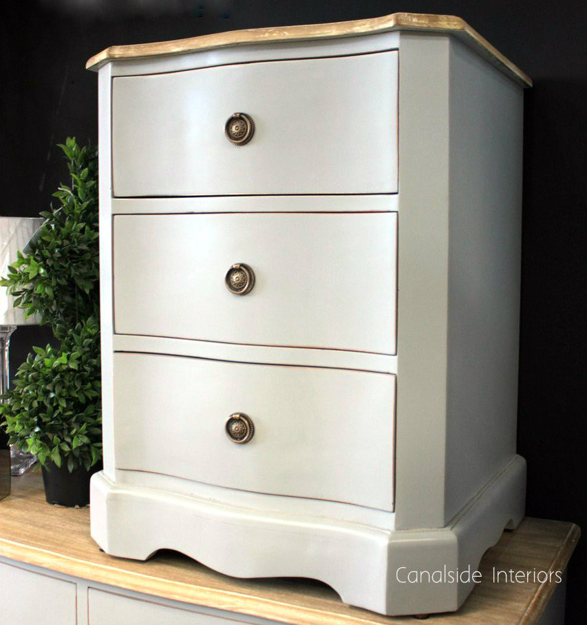 Mignon Bedside