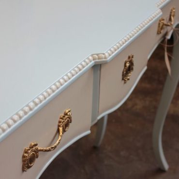 Chevet Console