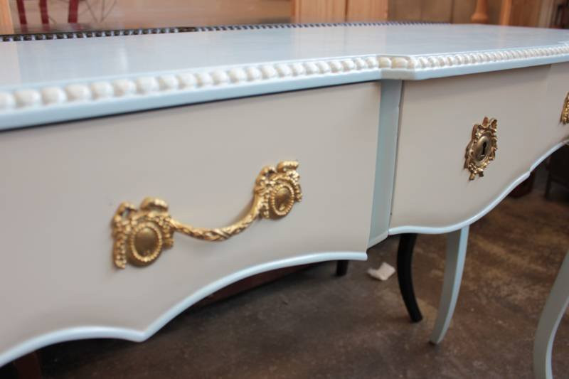 Chevet Console