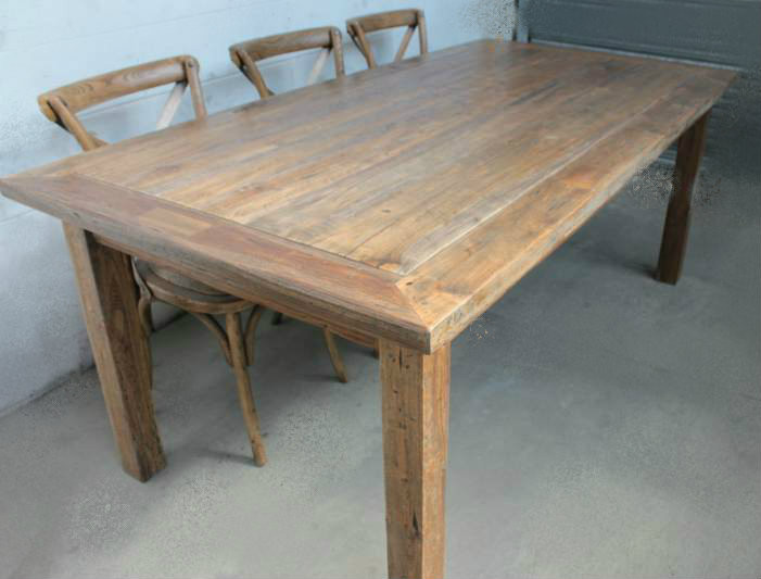 Suno Dining Table - Light Finish