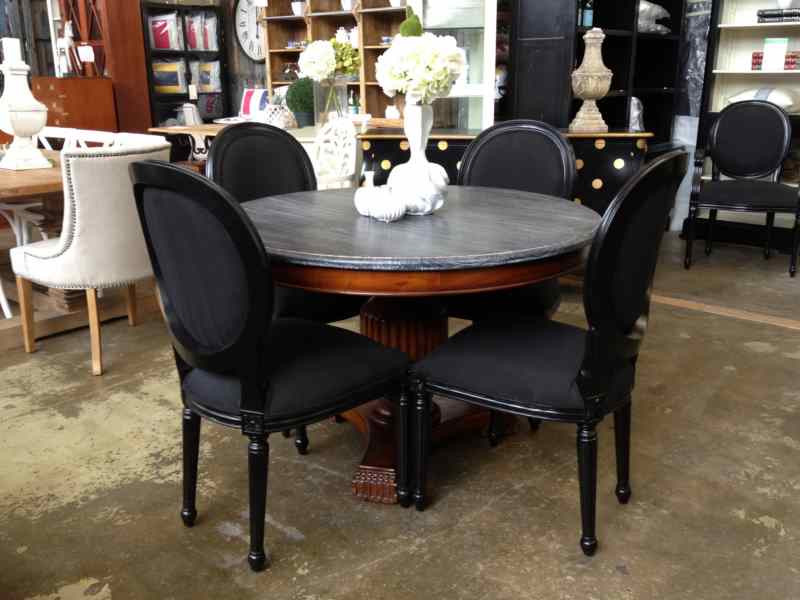 Toulon Round Dining Table