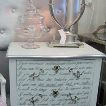 Fontenvoy Bedside Commode