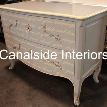 Cassis Commode