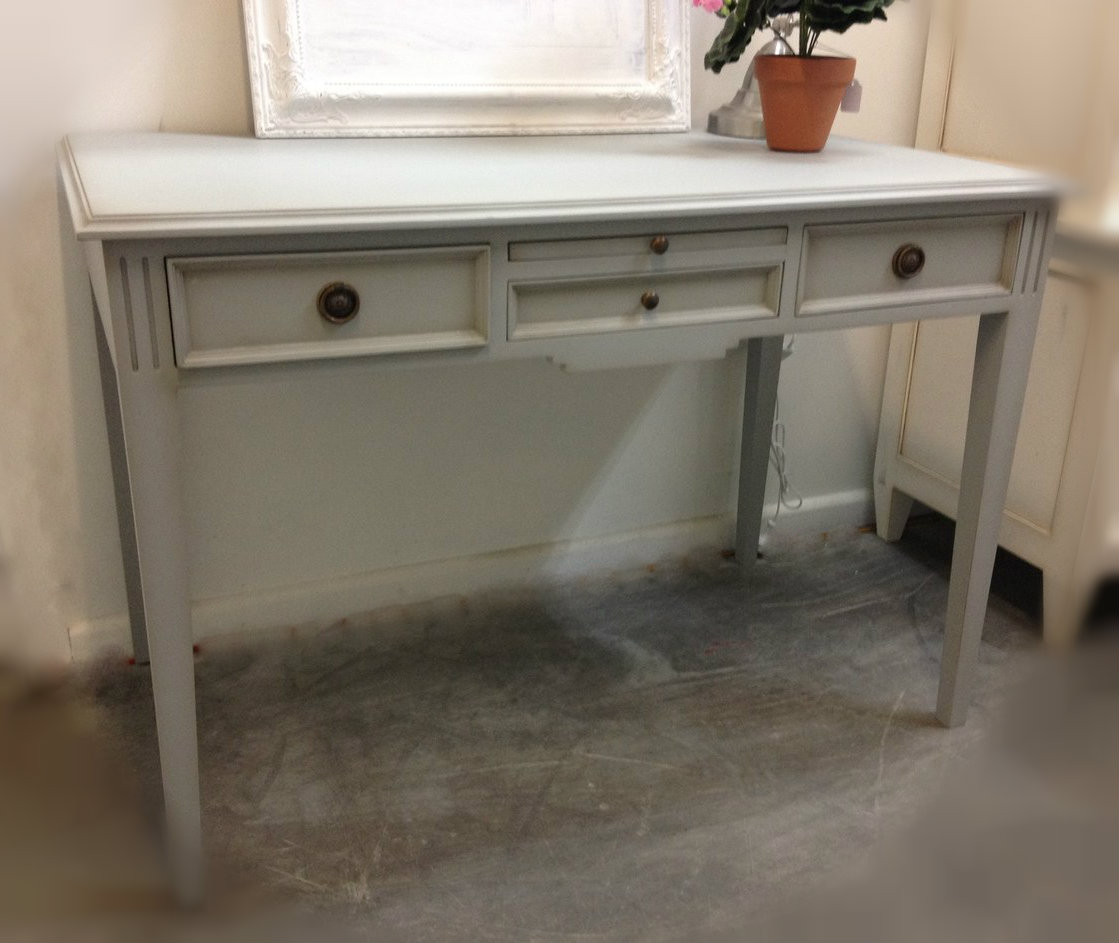 Peninsula Desk